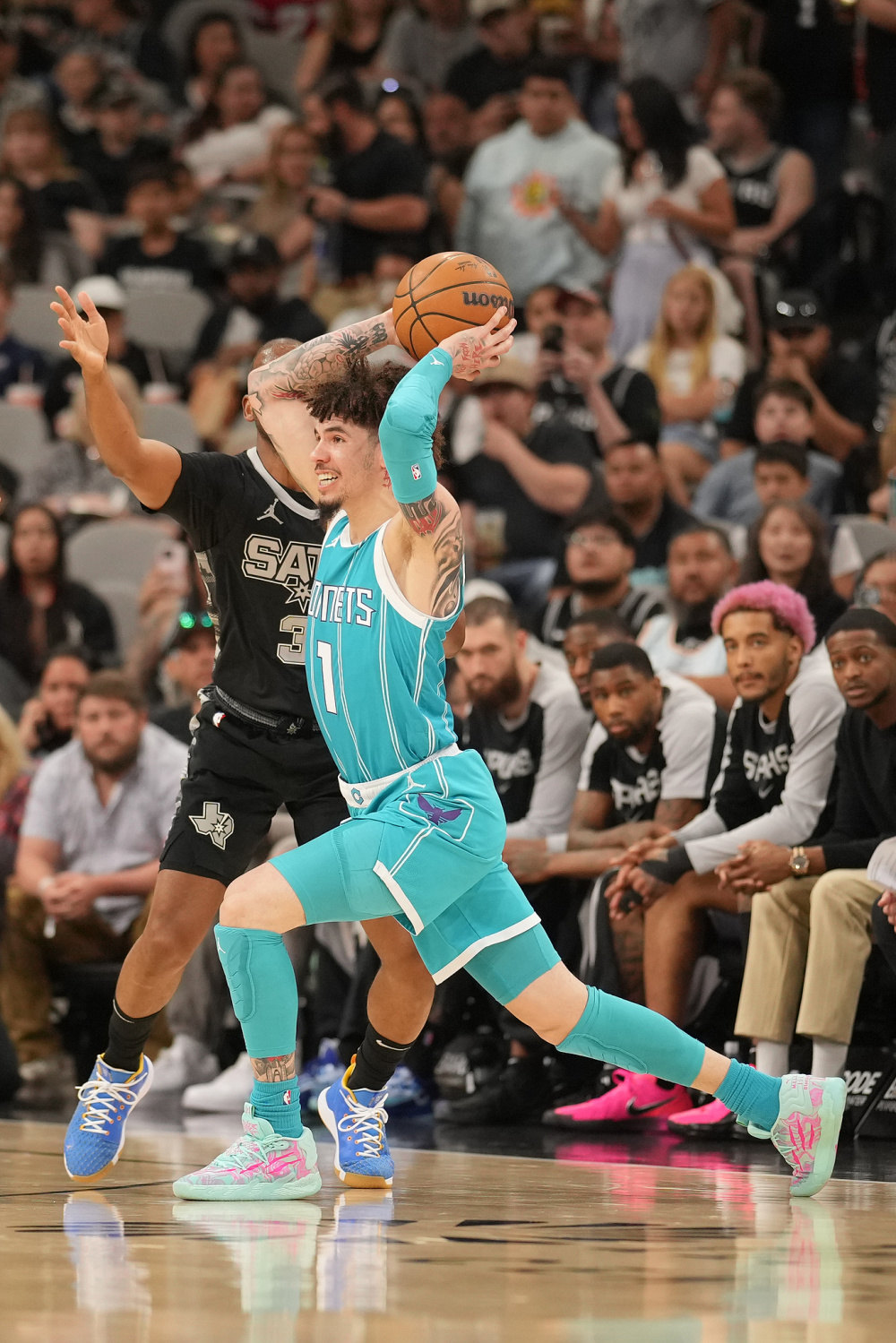 关于里程碑夜！夏洛特黄蜂门线救险，NBA常规赛清晨刷纪录，态度坚定，球队文化再被提及的信息