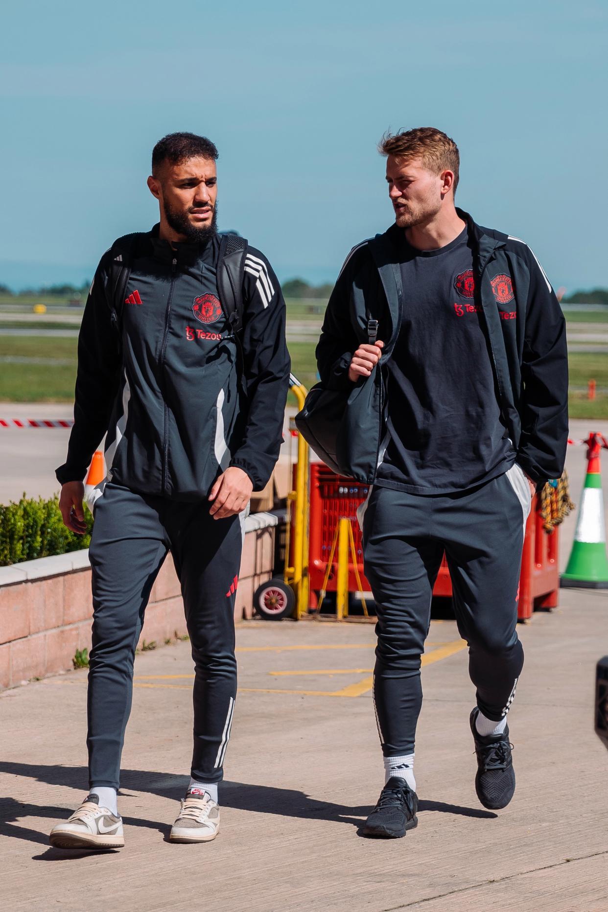 开云体育网页版登录入口-今晨曼联调整名单以备欧联，伤情更新环节打磨，引发热议，阵容厚度经受考验(曼联最新伤病名单)