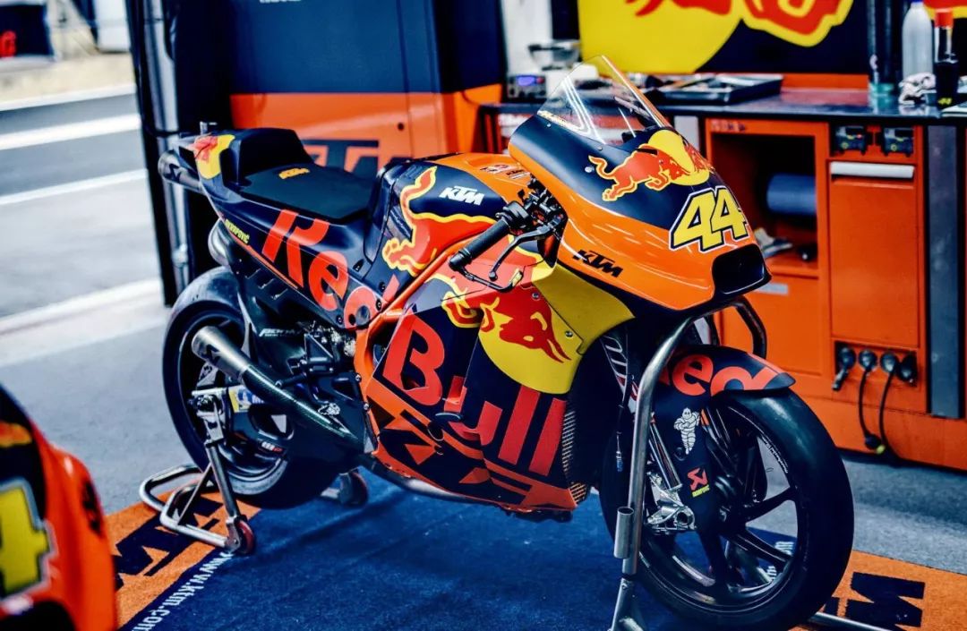 包含赛后瓦伦西亚调整名单以备亚冠,队长鼓劲环节打磨,赛场秩序良好,心理建设被强调的词条 包含赛后瓦伦西亚调整名单以备亚冠,队长鼓劲环节打磨,赛场秩序良好,心理建设被强调的词条