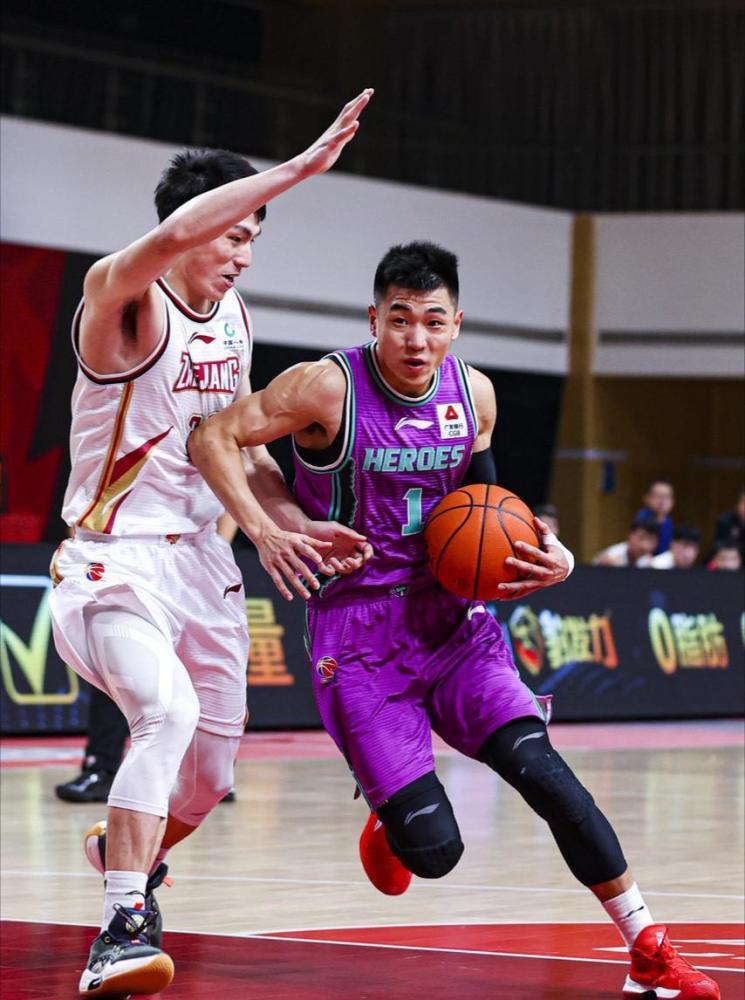 包含关键时刻荷甲传出新动向;迈阿密热火外线爆发;管理层表态——质疑声仍在;轮换策略成焦点的词条 包含关键时刻荷甲传出新动向;迈阿密热火外线爆发;管理层表态——质疑声仍在;轮换策略成焦点的词条