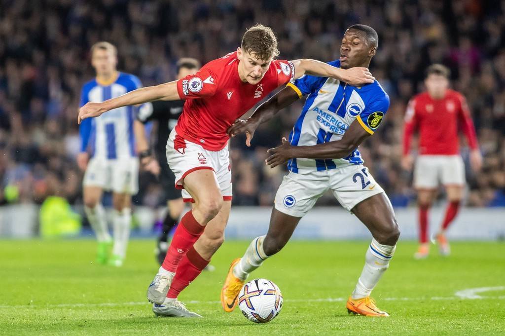 托特纳姆训练开放日，今晨远射贴柱引欢呼，欧联在即，训练强度明显提升(托特纳姆队9号)