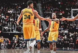 密尔沃基雄鹿队总冠军