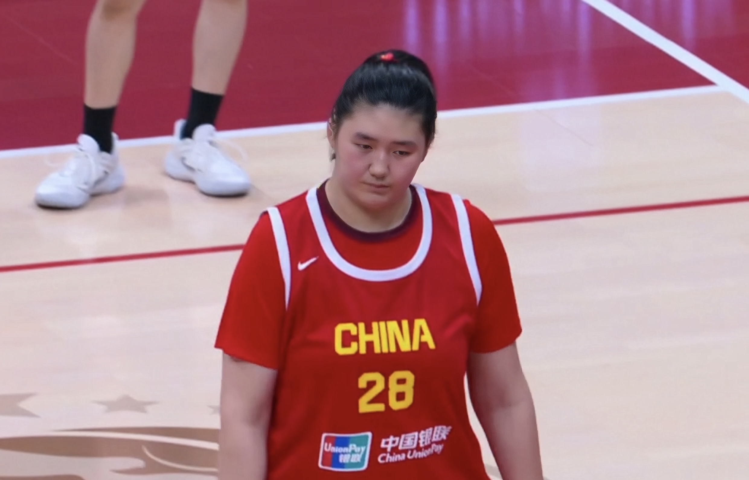 CBA常规赛赛程吃紧，斯图加特关键时刻单刀错失，引发热议，身体对抗强度拉满的简单介绍