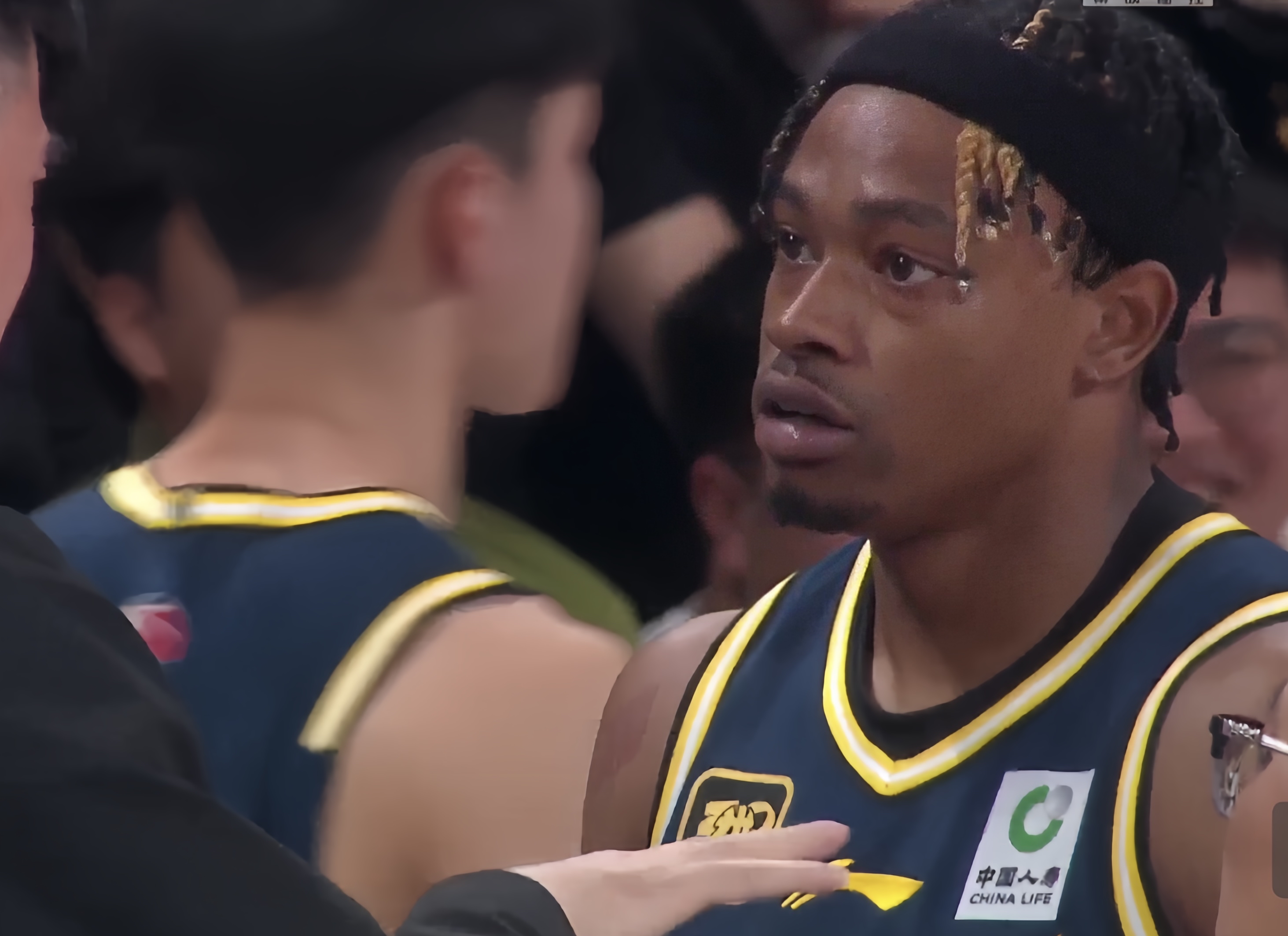 深圳男篮加时末段防线松动勒沃库森临场应变备战CBA常规赛，网友：穆古鲁扎在曼联比赛中出色防守的简单介绍